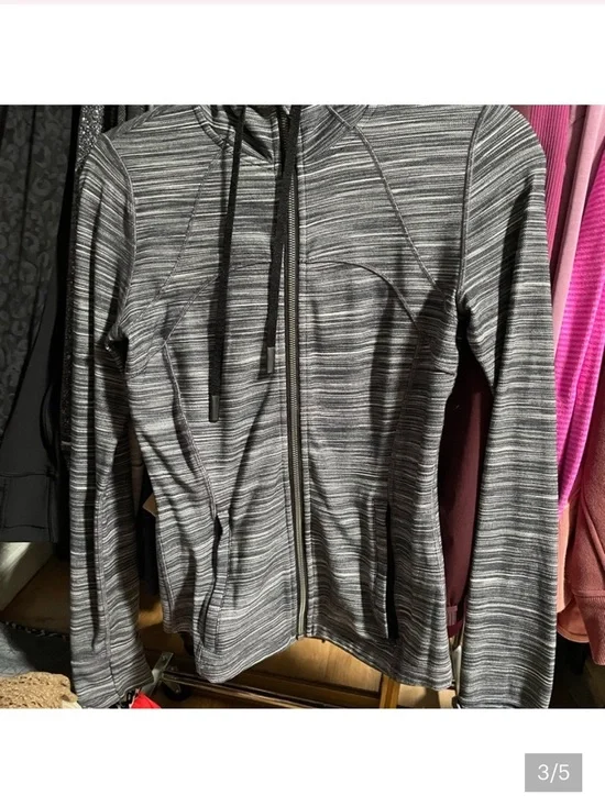 lululemon Gray Hooded Define Jacket - Nulu Size 6 - Picture 4 of 5